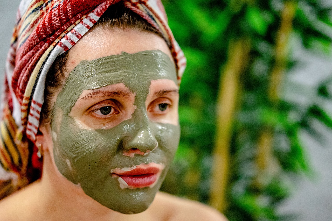 Are There Any Specific Natural Ingredients Or Home Remedies That Are Particularly Effective For Clearing Up Acne